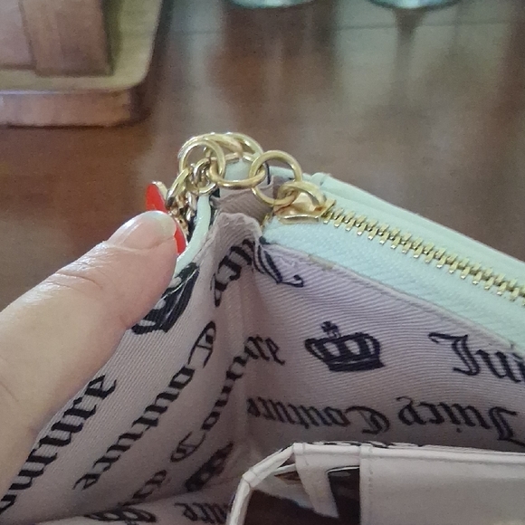 Juicy Couture Card Wallet with Gold Chain and Red Heart Charm - Picture 3 of 5